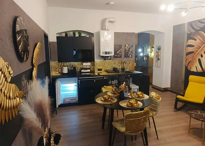 s In Vienna Near Schoenbrunn & Westbahnhof - Keyless Check-In
